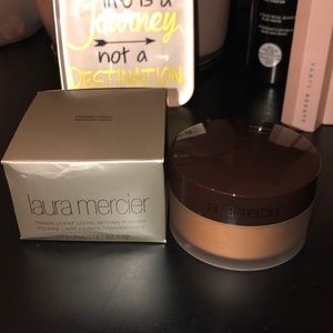 Laura mercier setting powder